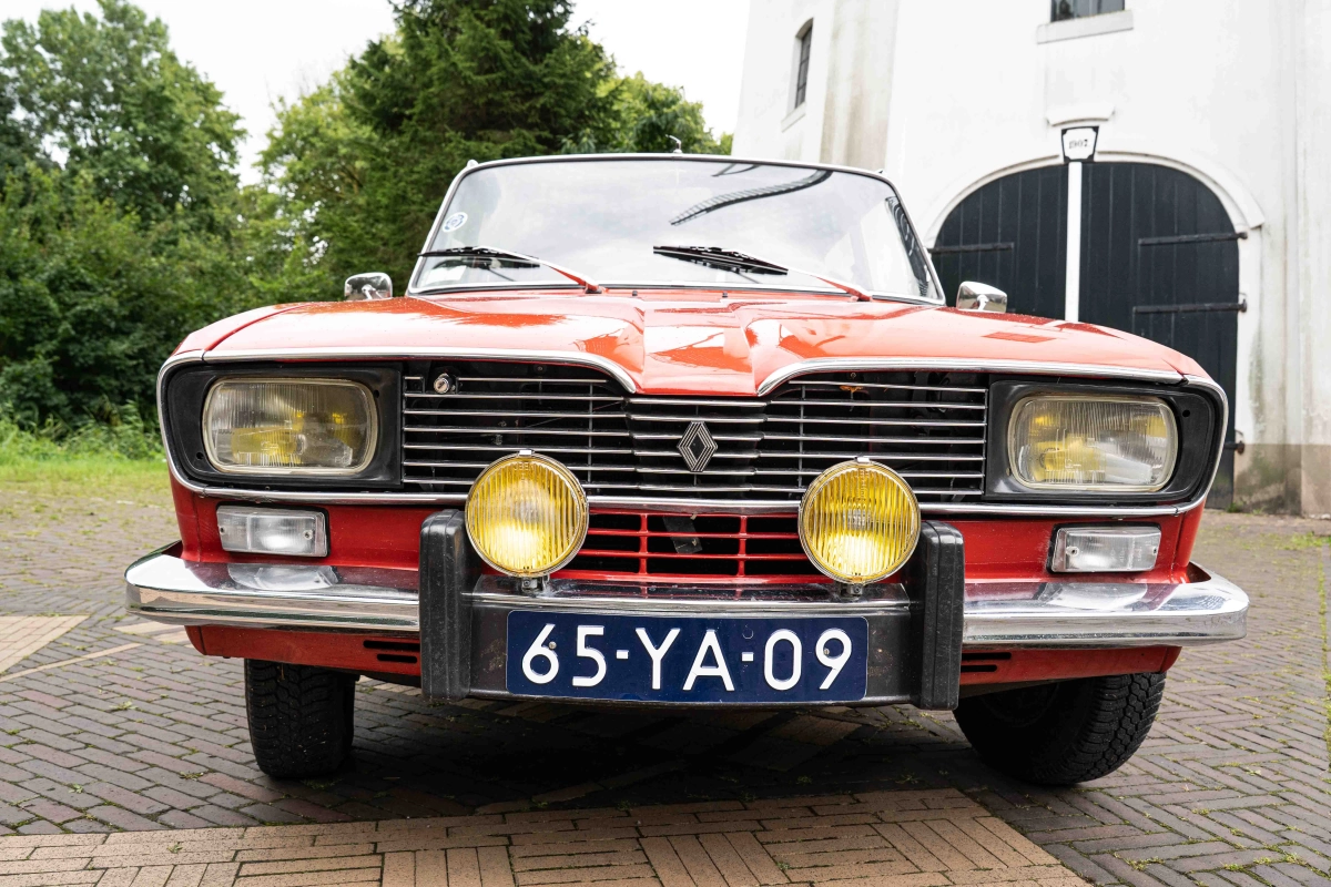 Rent a 1976 Renault 16 TS in Groningen, a Classic Car Shiny Red with Grey Velour & Jaeger Gauges