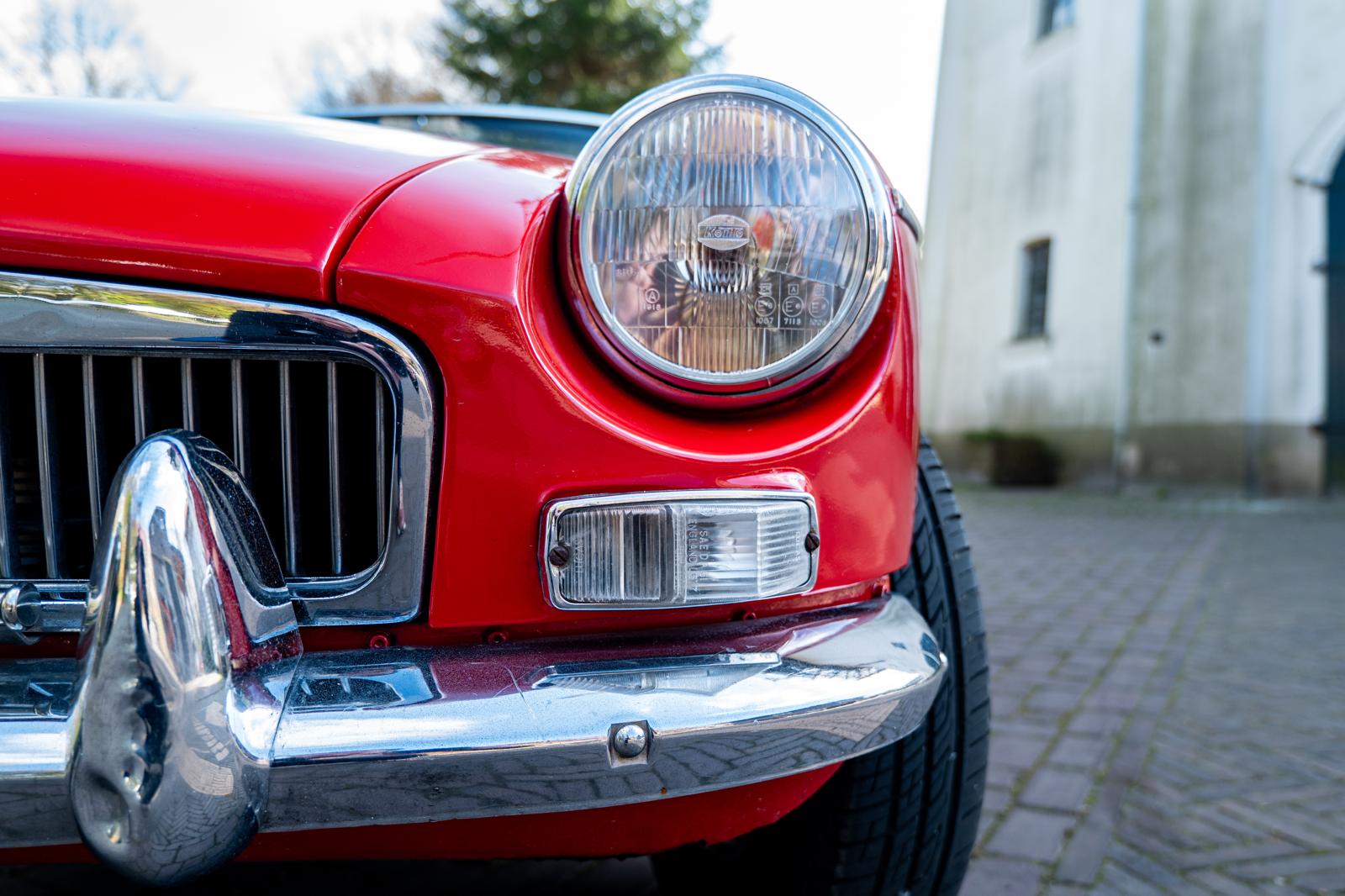 MG B Roadster (1962-1980): Geschiedenis, Specificaties & Huren Groningen